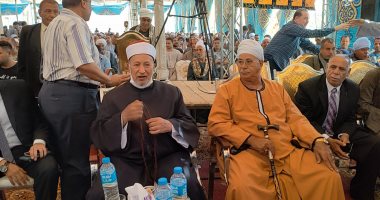 شاهد توافد كبار العائلات وانطلاق صلح أبناء العمومة بقرية إدفا فى سوهاج.. صور 