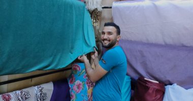 أحمد جمال أزهرى خريج لغة عربية ما انتظرش الوظيفة وبقى صنايعى تنجيد بلدى وأفرنجى
