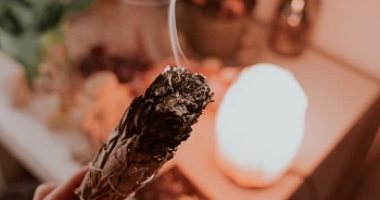 اعرفى إزاي تستخدمى المريمية فى التخلص من الطاقة السلبية.. أفضل بخور 