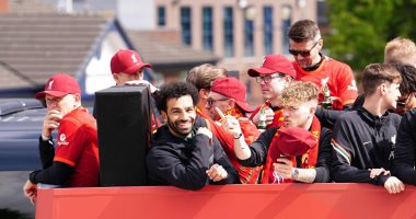 محمد صلاح يحتفل بالألقاب المحلية مع ليفربول رغم خسارة دورى الأبطال.. صور