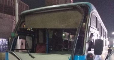 إصابة شخصين إثر حادث تصادم مينى باص وسيارة ملاكى بمصر الجديدة.. صور