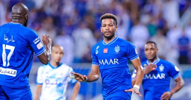 الهلال يتقاسم صدارة الدوري السعودي بفوز مثير أمام أبها بهدفين.. فيديو