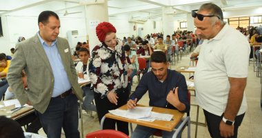 نائب رئيس جامعة أسيوط يتابع سير امتحانات نهاية العام بكلية الخدمة الاجتماعية