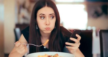 بتاكل كتير ولا ماشى على نظام معين..اعرف طريقة تناولك للطعام حسب برجك الفلكى