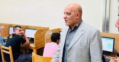 رئيس جامعة أسوان يتفقد الامتحانات النهائية الإلكترونية