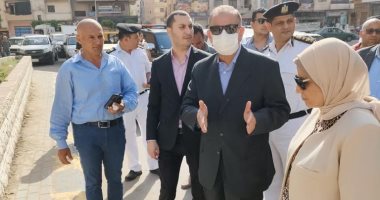 صور.. محافظ كفر الشيخ يقود حملة لإزالة الإشغالات ويتفقد أعمال الرصف