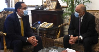 رئيس الوزراء يلتقى محافظ البنك المركزى للتنسيق بشأن ملفات العمل المشتركة