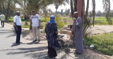 إحلال وتغيير كشافات الإنارة بالطريق السريع القاهرة أسوان الزراعي الشرقى.. صور
