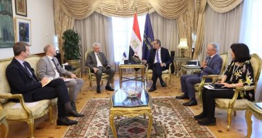وزير الاتصالات يبحث مع سفير فرنسا التوسع فى الاستثمارات الفرنسية بقطاع التكنولوجيا
