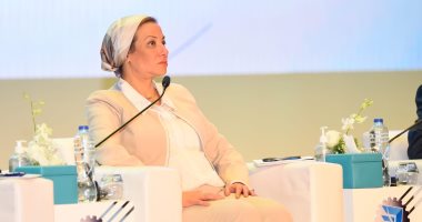 وزيرة البيئة: لا بد من الاتجاه لاستخدام مصادر الطاقة النظيفة