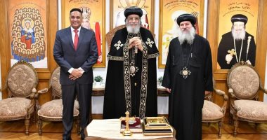 البابا تواضروس يستقبل قيادات محافظة الدقهلية.. صور 