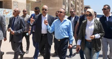 محافظ الإسكندرية يتفقد مساكن مبارك استعدادا لبدء رفع كفاءة الوحدات السكنية ..صور