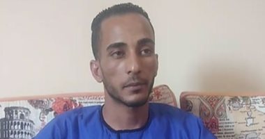 كتير  بيغنوا بس مش أى حد يرتجل.. "محمود" فنان شعبى موهوب فى الصوت والتأليف