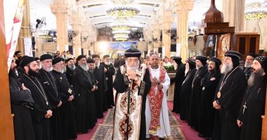 كنائس مصر تصلى قداسات عيد دخول العائلة المقدسة أرض مصر.. البابا تواضروس يترأس القداس بكنيسة العذراء مريم بكفر الشيخ.. الإيبارشيات تصلى قداساتها على فترات منعا للزحام.. والتزام بالإجراءات الاحترازية لمنع كورونا
