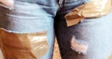 معلمة إيطالية تواجه "البناطيل المقطعة" للطالبات بطريقة مبتكرة