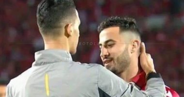 بدر بانون يهنئ لاعبى الوداد بلقب دوري أبطال أفريقيا فى غرفة الملابس
