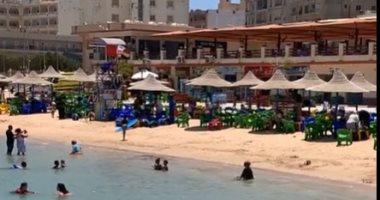 هواء وبحر ومتعة.. إقبال على شواطئ الغردقة وتحديد أماكن للسباحة "لايف"