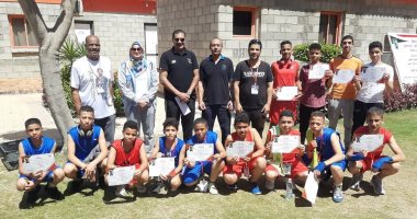 محافظ بنى سويف يهنئ لاعبى الملاكمة الفائزين بميداليات ببطولة الجمهورية