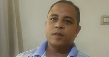 "عبد النبى" صنايعى رخام فى قنا يعيد أغانى محمد فؤاد ومستنى تحكموا عليه.. لايف