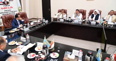 محافظ مطروح يستعرض أعمال تطوير منفذ السلوم البرى وشبكة الطرق بالمحافظة