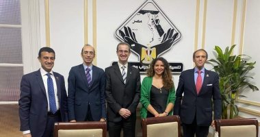رئيس بعثة الصليب الأحمر يلتقى أعضاء لجنة العفو الرئاسى من تنسيقية شباب الأحزاب
