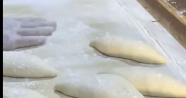 شوفت فى العراق بياكلوا العيش أزاي؟.. صمون وتنور وتركى عليهم إقبال كبير من المصريين