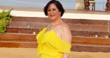مى نور الشريف تشارك متابعيها بإطلالتها فى حفل زفاف دنيا عبد العزيز 