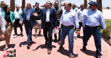 رئيس الوزراء يتفقد أعمال تطوير مدخل مدينة شرم الشيخ وميدانى السلام والصداقة