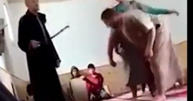 بعد حادث الطفل ريان.. "شفشاون" المغربية تخطف الأنظار مجددًا.. غضب المغاربة بعد تداول فيديو لتعذيب أطفال فى أحد مساجد المدينة.. مدرس قرآن يضرب الأطفال بوحشية أثارت ذعر الأهالى.. والنيابة المغربية تفتح تحقيقًا