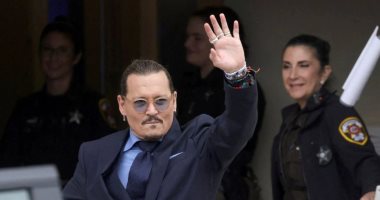 جونى ديب يواجه منتحلى صفته على وسائل التواصل الاجتماعى بالغلق