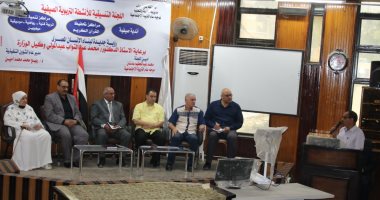 محافظ بنى سويف يبحث مع وكيل وزارة التعليم خطة بدء الأنشطة الصيفية لطلاب المدارس