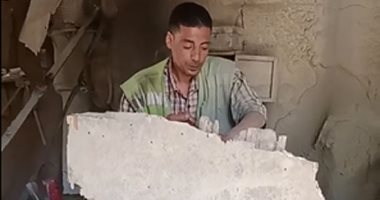 فن السن.. شاهد حكاية 100 سنة من صناعة السكاكين فى أقدم ورشة ببنى سويف