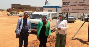 لجنة فنية تزور قرية فارس بأسوان تمهيدا لإعلانها نموذجية صديقة للبيئة.. صور