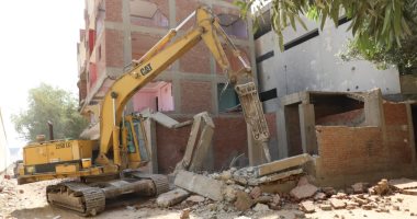 محافظ القاهرة يتفقد إزالات عزبة الإخلاص بالنزهة بعد تعويض السكان