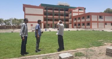 "حياة كريمة" توقد شعلة العمل بمشروعات التنمية فى أسوان..316 مشروعا في قطاع مياه الشرب والصرف.. إنشاء 4 مجمعات خدمية وزراعية و6 مدارس و8 مراكز شباب بإدفو.. تنفيذ 15 جلسة دوار لـ 685 سيدة فى قرى المبادرة.. صور
