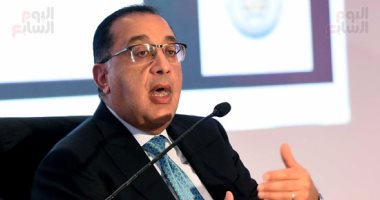 رئيس الوزراء: نستهدف تحلية 2 مليون متر مكعب من مياه البحر كمرحلة أولى.. صور