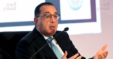 رئيس الوزراء: لدينا خطة طموحة لزيادة معدلات السياحة ومواردها وعدد السائحين فى الثلاث سنوات القادمة.. نتوقع معدل نمو خلال العام المالى الحالى 6%.. مدبولى: نستهدف تحلية 2 مليون متر مكعب من مياه البحر كمرحلة أولى