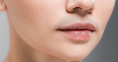 وصفات طبيعية لتفتيح منطقة حول الفم.. "هتزود جمال ابتسامتك"