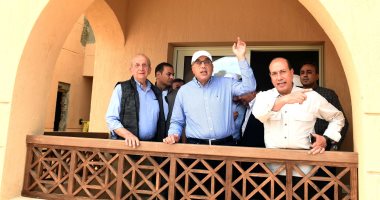 رئيس الوزراء يتفقد مشروع تنفيذ الحى السكنى فى الزيتونة بمدينة سانت كاترين