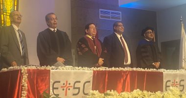 كلية اللاهوت الإنجيلية تحتفل بتخرج الدفعة 151 