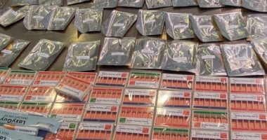 جمارك المطار تضبط راكبا حاول تهريب كمية كبيرة من مستلزمات طب الأسنان