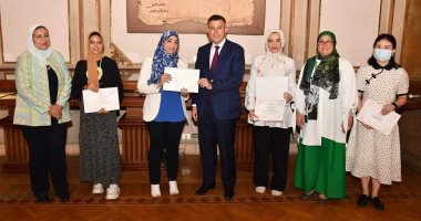 رئيس جامعة عين شمس يكرم الفائزين فى المسابقة الدولية "جسر اللغة الصينية" 
