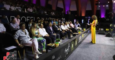 عاصم خليفة رئيس اتحاد الاسكواش يحضر نهائي بطولة الجونة 