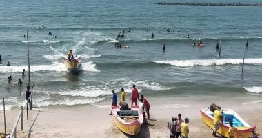 إنقاذ 38 حالة من الغرق برأس البر.. ومطروح تتعاقد مع شركة إنقاذ للمصطافين
