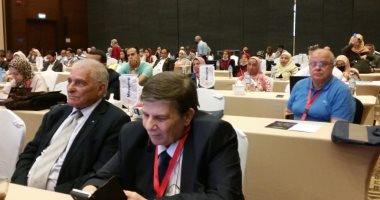 أستاذ كبد: الطرشى والجبنة القديمة والأطعمة المصرية تحميكم من الأمراض  