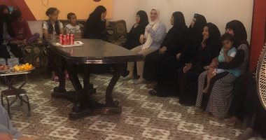 القومى للمرأة بسوهاج ينظم حملات طرق الأبواب لتعريف السيدات بالشمول المالى