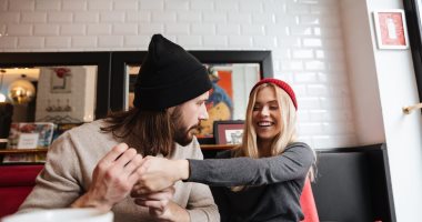 4 تغييرات فى سلوك الرجل قد تنذر بوجود خيانة.. "ركزى فيها"