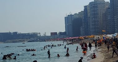يا أحلى شط وأحلى بحر وأحلى ميه.. الرحلات تتوافد على شواطئ الإسكندرية.. فيديو