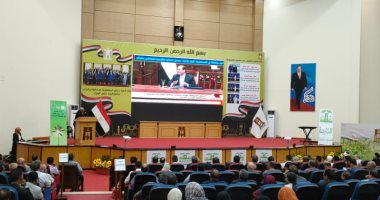 الوادى الجديد تعقد مؤتمرا لإعلان الخارجة أول مدينة خضراء صديقة للبيئة