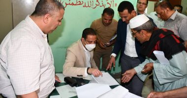 محافظ الفيوم يوجه بمراجعة جميع دفاتر الجمعيات الزراعية الخاصة بصرف الأسمدة